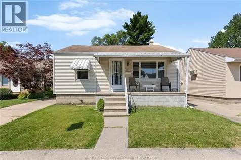 2293 Marentette Windsor ON N8W 2C2