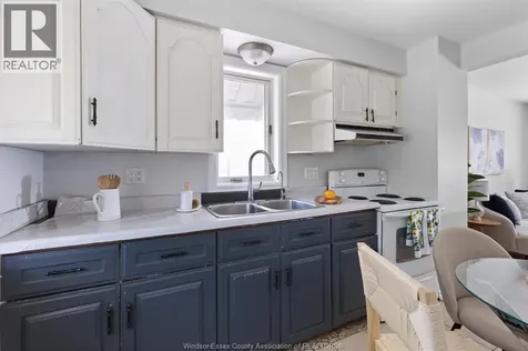 2293 Marentette Windsor ON N8W 2C2