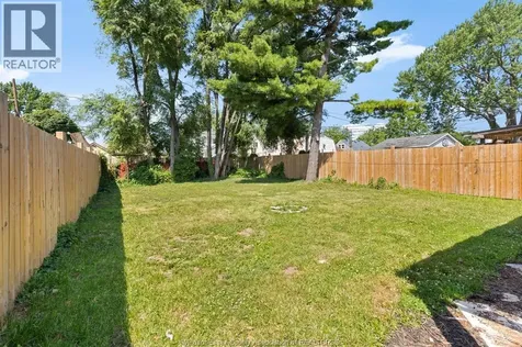2293 Marentette Windsor ON N8W 2C2