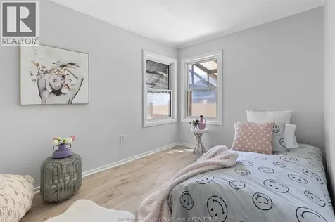 2293 Marentette Windsor ON N8W 2C2
