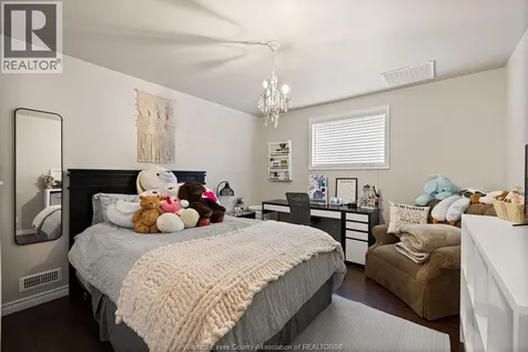 5989 Rosewood Crescent Lasalle ON N9J 3L7