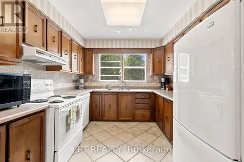 678 Lake Drive East Georgina (historic Lakeshore Communities) ON L0E 1S0