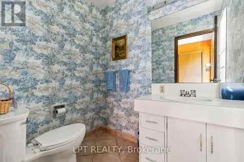 678 Lake Drive East Georgina (historic Lakeshore Communities) ON L0E 1S0