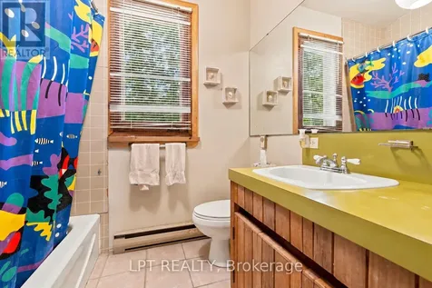 678 Lake Drive East Georgina (historic Lakeshore Communities) ON L0E 1S0
