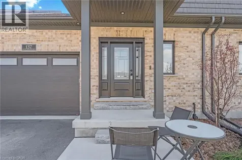 137 South Parkwood Boulevard Elmira ON N3B 0E6