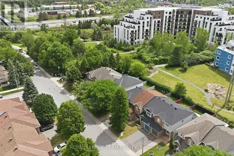 189 Gray Crescent Ottawa ON K2K 3L8