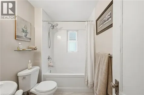 81 Vale Avenue St. Catharines ON L2R 1T5