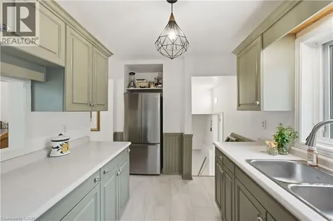 81 Vale Avenue St. Catharines ON L2R 1T5