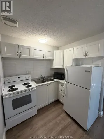 89 Sheldon Avenue Chatham ON N7L 3M8