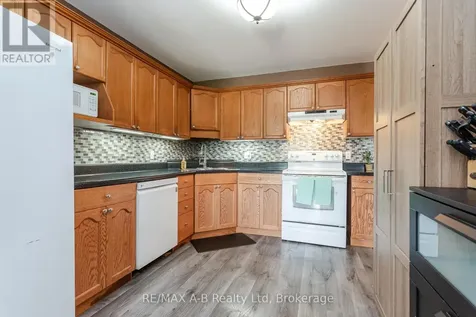 108 Walsh Crescent Stratford ON N5A 7X7