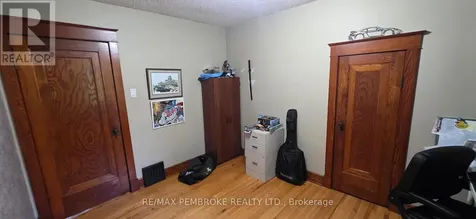 33 Doran Road Petawawa ON K8H 1R1