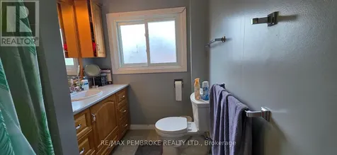 33 Doran Road Petawawa ON K8H 1R1