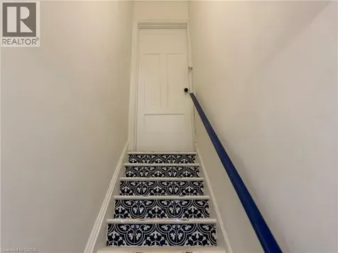 207 Charlton Avenue West Hamilton ON L8P 2E3