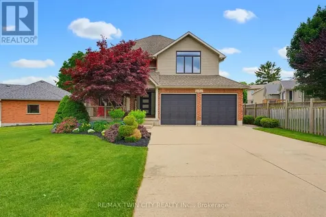 9 Burnside Drive North Dumfries ON N0B 1E0