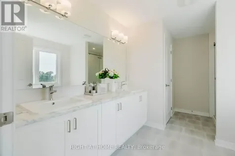 517 Elation Heights Ottawa ON K2J 4J4