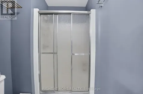 26 Evanshen Crescent Ottawa ON K2K 2Z6