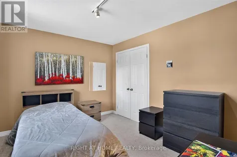 26 Evanshen Crescent Ottawa ON K2K 2Z6
