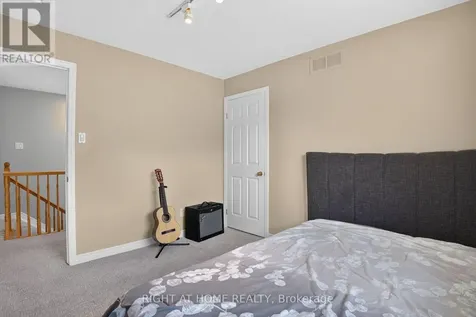 26 Evanshen Crescent Ottawa ON K2K 2Z6