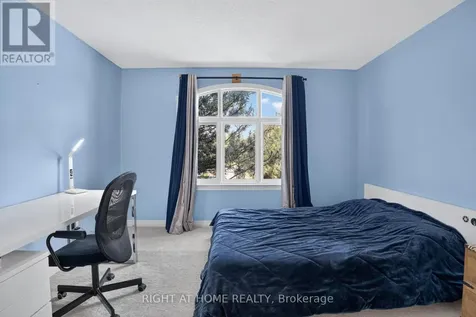 26 Evanshen Crescent Ottawa ON K2K 2Z6