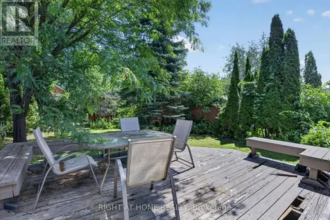 26 Evanshen Crescent Ottawa ON K2K 2Z6
