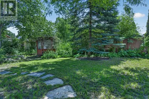 26 Evanshen Crescent Ottawa ON K2K 2Z6