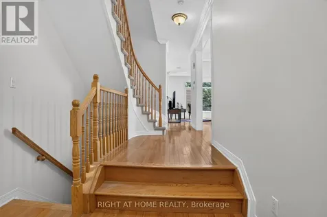 26 Evanshen Crescent Ottawa ON K2K 2Z6