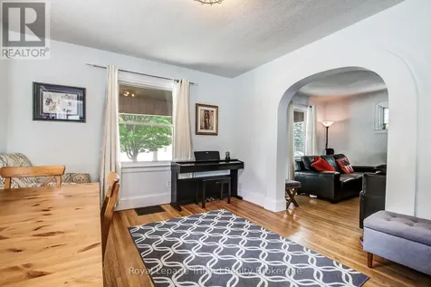 224 Harkness Street Sarnia ON N7T 3H4