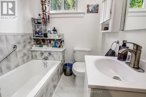 224 Harkness Street Sarnia ON N7T 3H4