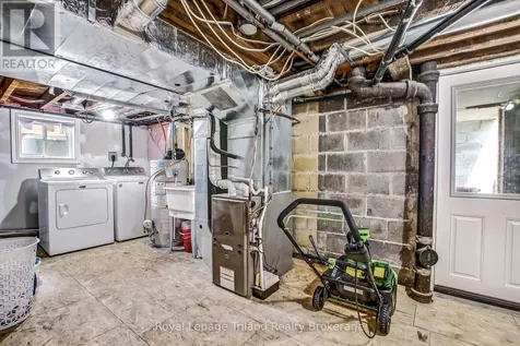 224 Harkness Street Sarnia ON N7T 3H4