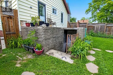 224 Harkness Street Sarnia ON N7T 3H4