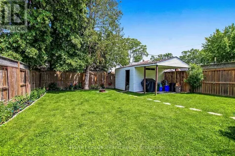 224 Harkness Street Sarnia ON N7T 3H4