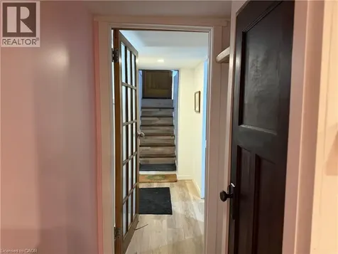 207 Charlton Avenue West Hamilton ON L8P 2E3