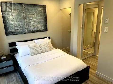 10 Sherbrooke Avenue Ottawa ON K1Y 1R7