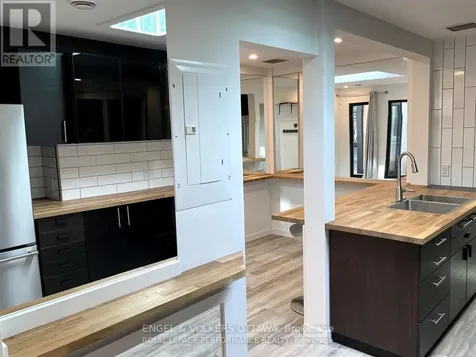 10 Sherbrooke Avenue Ottawa ON K1Y 1R7