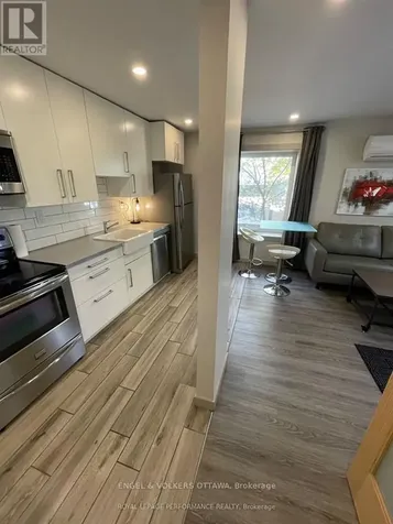 10 Sherbrooke Avenue Ottawa ON K1Y 1R7