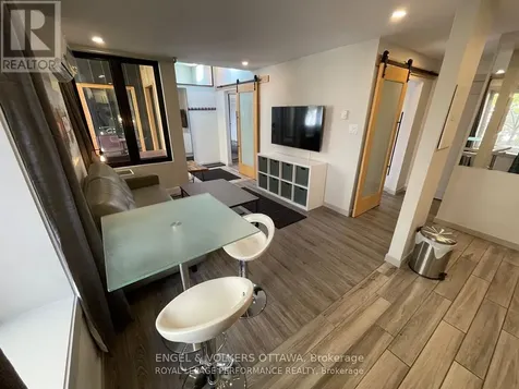 10 Sherbrooke Avenue Ottawa ON K1Y 1R7