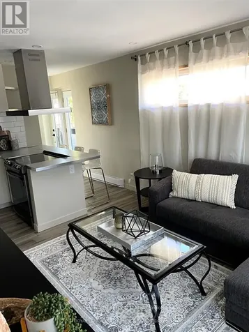 10 Sherbrooke Avenue Ottawa ON K1Y 1R7