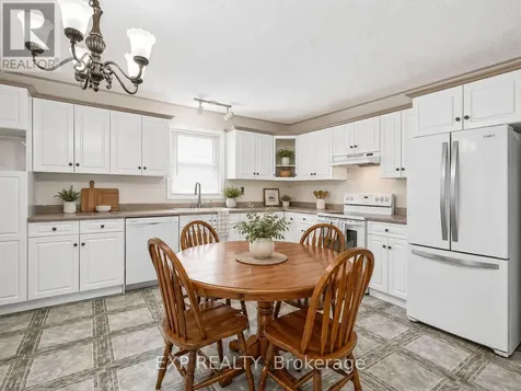 8 Rebecca Drive Aylmer ON N5H 3G4