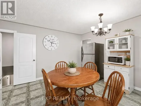 8 Rebecca Drive Aylmer ON N5H 3G4