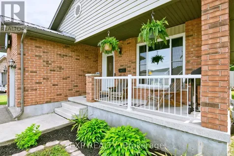8 Rebecca Drive Aylmer ON N5H 3G4