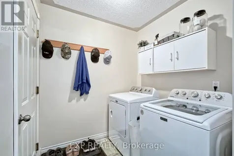 8 Rebecca Drive Aylmer ON N5H 3G4