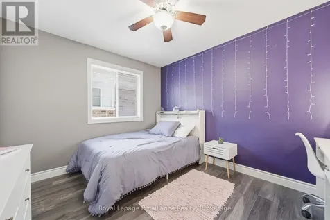 15 Chelsea Crescent Belleville (thurlow Ward) ON K8N 4Z5