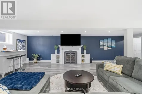 15 Chelsea Crescent Belleville (thurlow Ward) ON K8N 4Z5