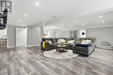 15 Chelsea Crescent Belleville (thurlow Ward) ON K8N 4Z5