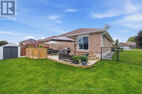 15 Chelsea Crescent Belleville (thurlow Ward) ON K8N 4Z5