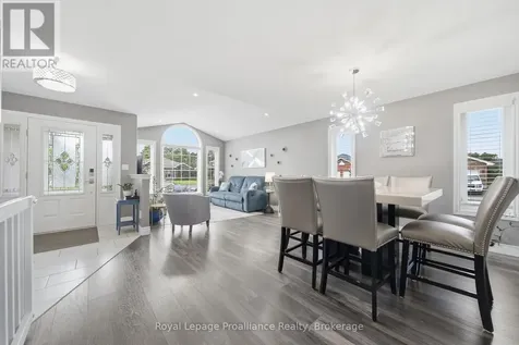 15 Chelsea Crescent Belleville (thurlow Ward) ON K8N 4Z5