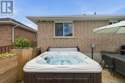 15 Chelsea Crescent Belleville (thurlow Ward) ON K8N 4Z5