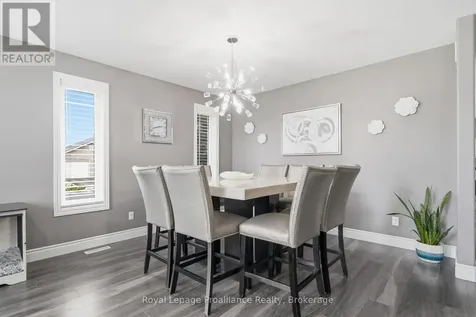 15 Chelsea Crescent Belleville (thurlow Ward) ON K8N 4Z5