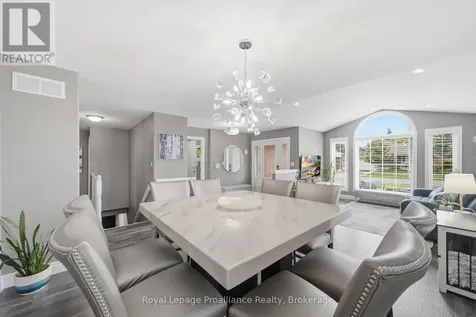 15 Chelsea Crescent Belleville (thurlow Ward) ON K8N 4Z5