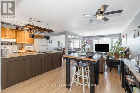 2222 Shore Lane Wasaga Beach ON L9Z 2X7